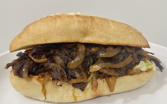 C2. Beef Cheese Steak / 牛肉三明治